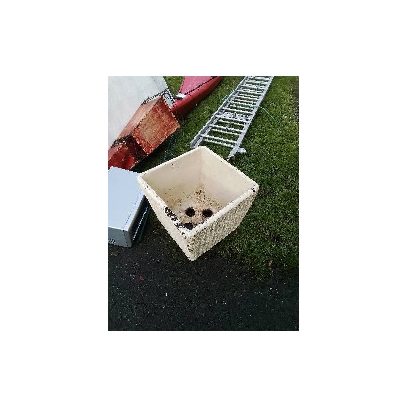 CACHE POT CARRÉ RÉSINE BEIGE