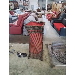 LAMPE VANNERIE ET TISSU ROUGE 