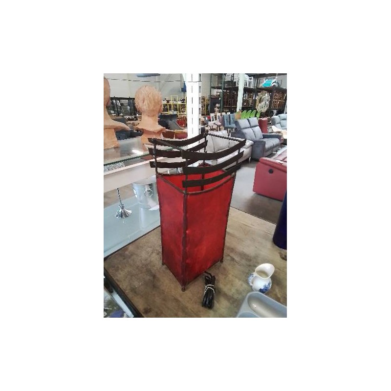 LAMPE METAL ROUGE