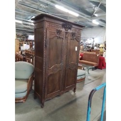 ARMOIRE DE MARIAGE CAUCHOISE CHENE SCULPTÉ AUX PANIERS 