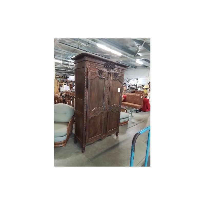 ARMOIRE DE MARIAGE CAUCHOISE CHENE SCULPTÉ AUX PANIERS 