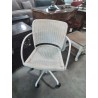 FAUTEUIL DE BUREAU A ROULETTES ROTIN BLANC PIÈTEMENT MÉTAL BLANC