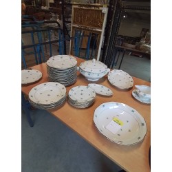 SERVICE PORCELAINE AUX FLEURS 36 PIÈCES 