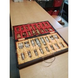JEU D’ECHEC RÉSINE STYLE ASIATIQUE 