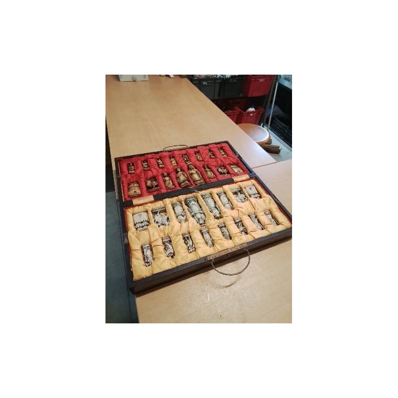JEU D’ECHEC RÉSINE STYLE ASIATIQUE 