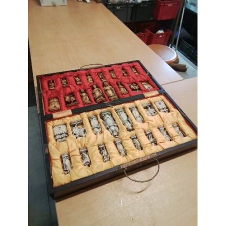 JEU D’ECHEC RÉSINE STYLE ASIATIQUE 