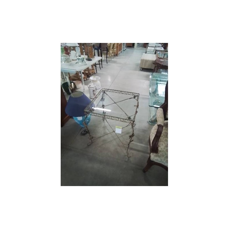 TABLE BASSE CARRÉE A ENTRETOISE MÉTAL DORÉ AUX FEUILLES PLATEAU VERRE