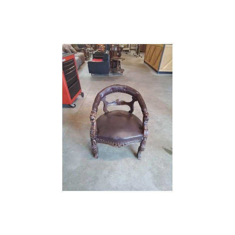 FAUTEUIL BOIS SCULPTÉ AUX LIONS 
