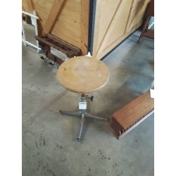 TABOURET D’ATELIER PIÈTEMENT MÉTAL ASSISE BOIS CLAIR ANNÉES 50