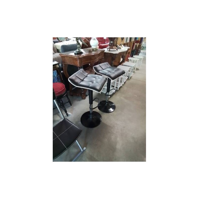 TABOURET  DE BAR PU NOIR LISERÉ BLANC PIÈTEMENT METAL 