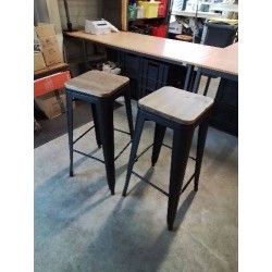 PAIRE DE TABOURETS DE BAR PIÈTEMENT MÉTAL NOIR ASSISE BOIS CLAIR