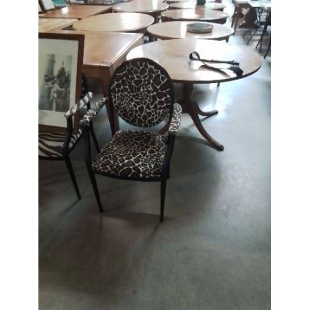 FAUTEUIL PIÈTEMENT MÉTAL NOIR TISSU GIRAFE 