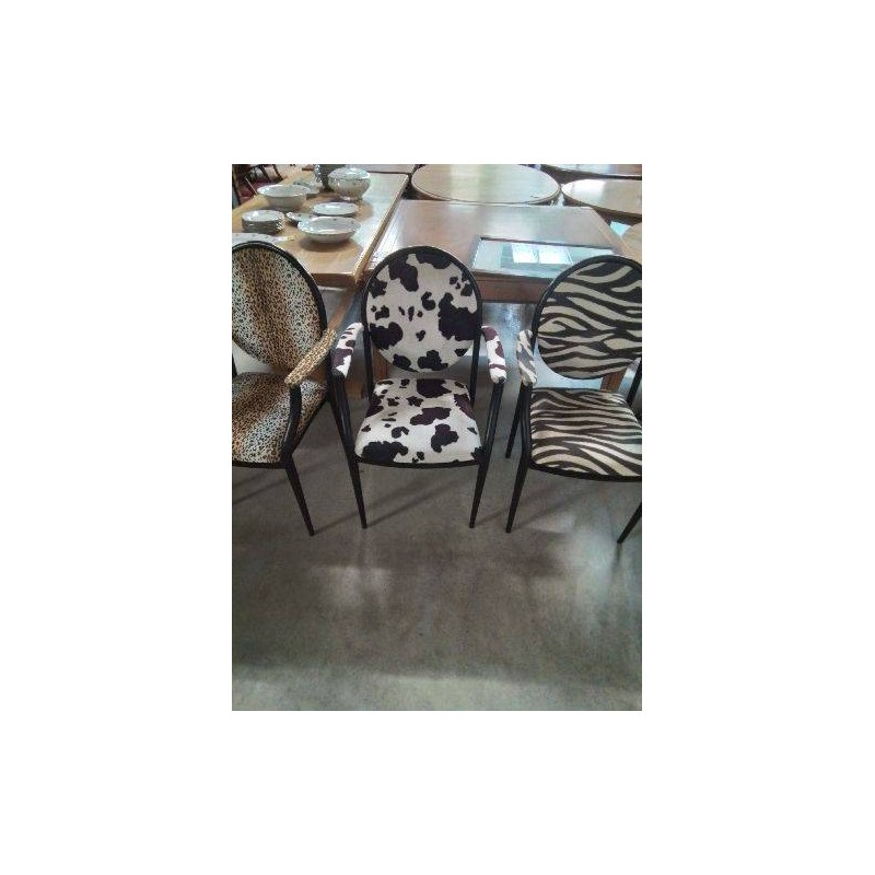 FAUTEUIL PIÈTEMENT MÉTAL NOIR TISSU VACHE 
