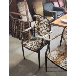 FAUTEUIL PIÈTEMENT MÉTAL NOIR TISSU PANTHERE 