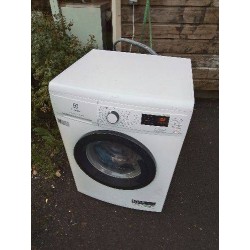 LAVE LINGE A HUBLOT ELECTROLUX TIMECARE 500 FLP544041 1400TR/MIN 8KG