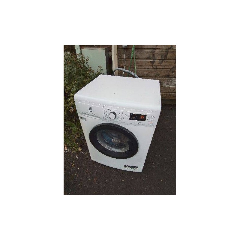 LAVE LINGE A HUBLOT ELECTROLUX TIMECARE 500 FLP544041 1400TR/MIN 8KG