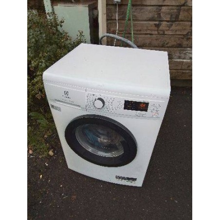 LAVE LINGE A HUBLOT ELECTROLUX TIMECARE 500 FLP544041 1400TR/MIN 8KG
