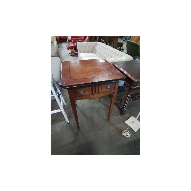 TABLE OCTOGONAL BOIS CLAIR LISERÉ NOIR 1 TIROIR STYLE LOUIS XVI 