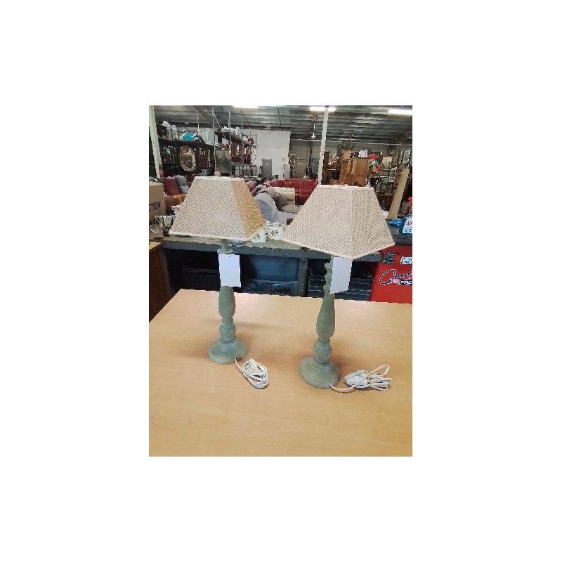LAMPE BOIS TOURNÉ VERT AJ BEIGE
