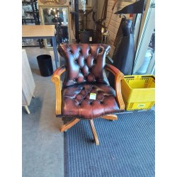 FAUTEUIL DE BUREAU A ROULETTES CHESTERFIELD CUIR FAUVE ANNÉES 80