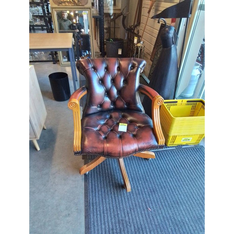 FAUTEUIL DE BUREAU A ROULETTES CHESTERFIELD CUIR FAUVE ANNÉES 80