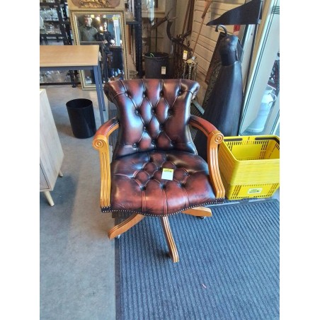 FAUTEUIL DE BUREAU A ROULETTES CHESTERFIELD CUIR FAUVE ANNÉES 80