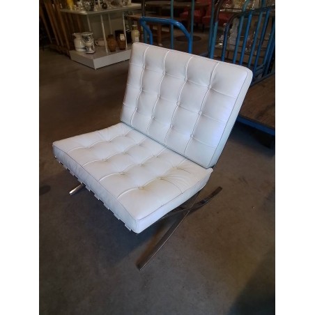 FAUTEUIL REPLIQUE BARCELONA PIÈTEMENT ACIER CHROMÉ ASSISE ET DOSSIER CUIR BLANC