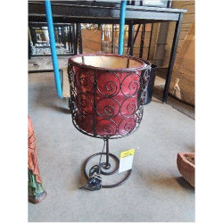 LAMPE FER FORGÉ AJ PEAU TEINTÉ ROUGE ANNÉES 60
