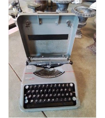 MACHINE A ECRIRE PORTATIVE...