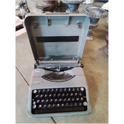 MACHINE A ECRIRE PORTATIVE HERMES BABY