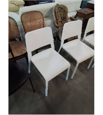 CHAISE MÉTAL BLANC ASSISE...