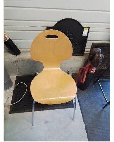 CHAISE CONTREPLAQUÉ PIEDS...