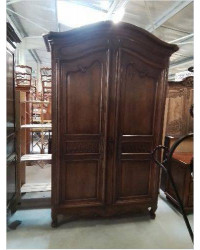 ARMOIRE DE PORT ACAJOU MOULURÉ ET SCULPTÉ FIN XVIIIE DÉBUT 19E 254X150X60