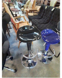 TABOURET DE BAR PIÈTEMENT MÉTAL CHROMÉ ASSISE RÉSINE NOIR 