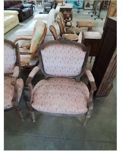 PAIRE DE FAUTEUILS A LA...
