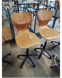 CHAISE D’ATELIER RÉGLABLE HAUTEUR PIÈTEMENT MÉTAL ASSISE BOIS CLAIR