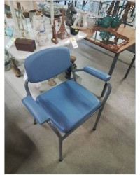 FAUTEUIL D’AISANCE PIÈTEMENT MÉTAL GRIS ASSISE ET DOSSIER PU BLEU
