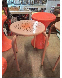 TABOURET MÉTAL ROSE AJOURÉ 