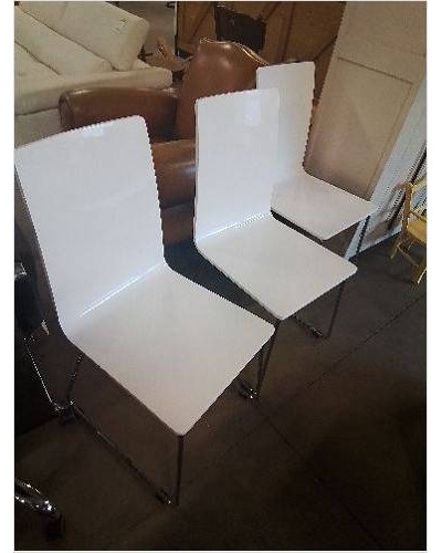 3 CHAISES PIÈTEMENT MÉTAL...