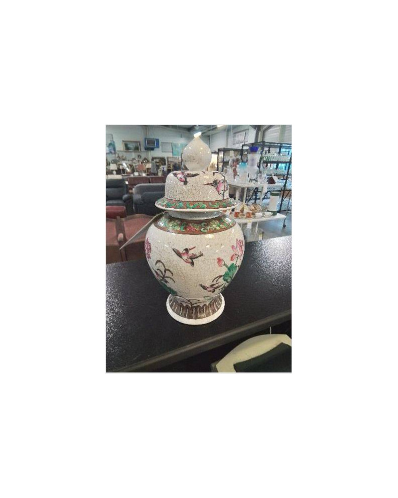 VASE COUVERT ASIATIQUE CÉRAMIQUE ÉMAILLÉE AUX LOTUS ET OISEAUX  