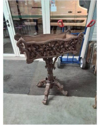 JARDINIÈRE SUR PIED BOIS SCULPTÉ AUX FEUILLAGES FORÊT NOIR XIXE