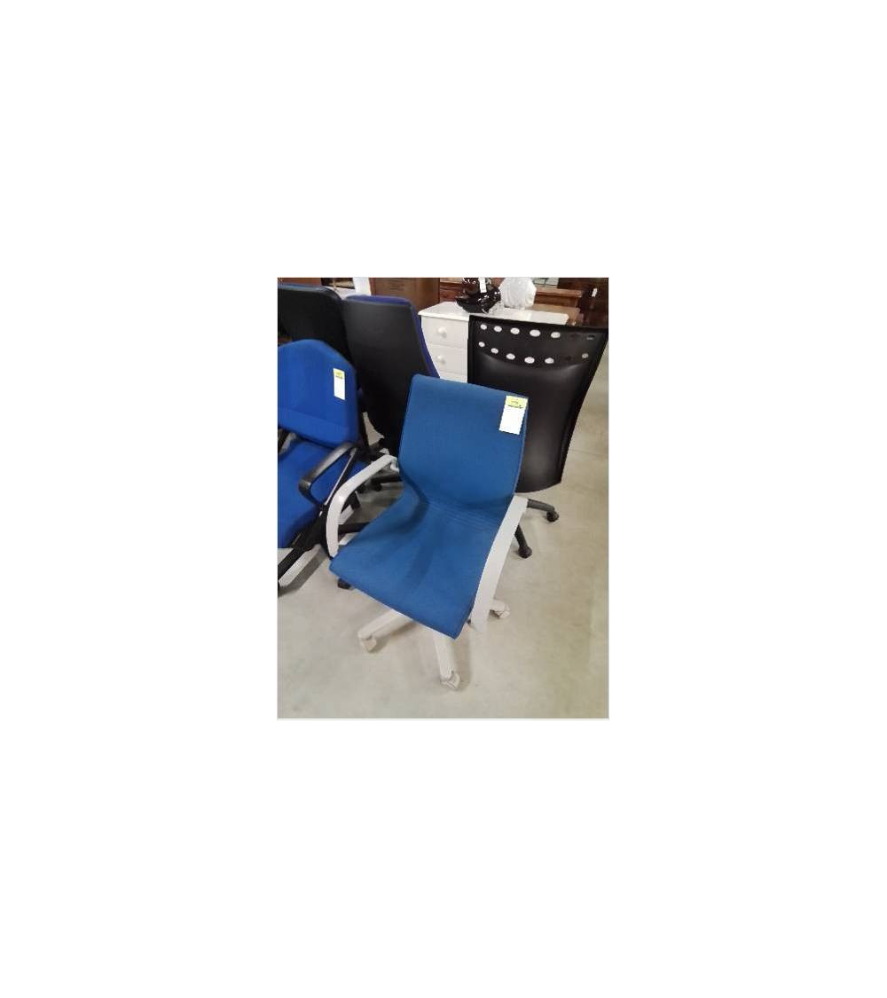 FAUTEUIL DE BUREAU A ROULETTES PIÈTEMENT RÉSINE GRIS ASSISE BLEU DOSSIER ICLINABLE 