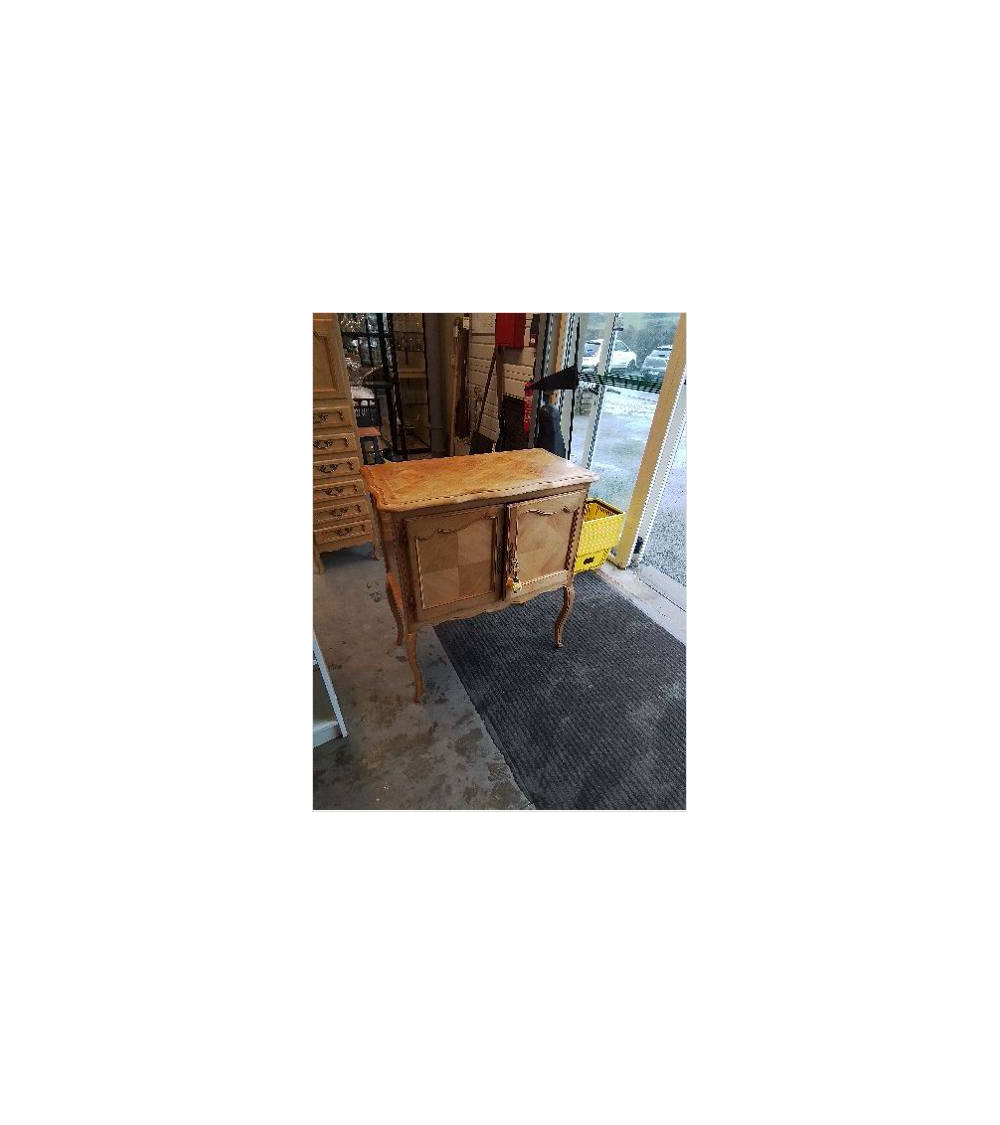 COMMODE SAUTEUSE BOIS CLAIR 2 PORTES PLATEAU CHANTOURNÉ PIEDS GALBES 