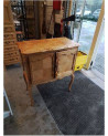 COMMODE SAUTEUSE BOIS CLAIR 2 PORTES PLATEAU CHANTOURNÉ PIEDS GALBES 