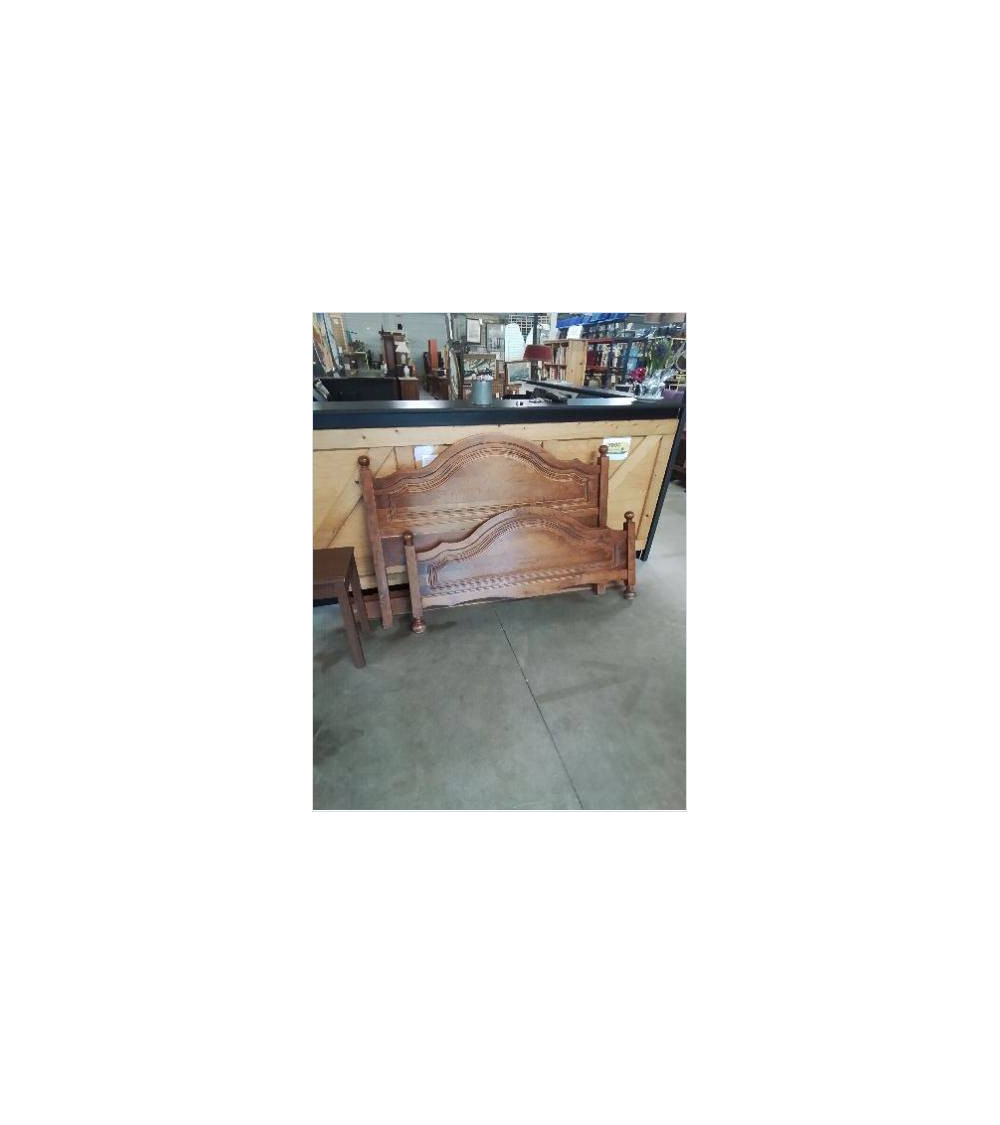 LIT CINTRÉ BOIS MOULURÉ PIEDS BOULES STYLE REGENCE  140X190