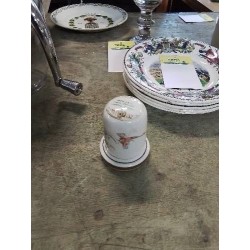 POT A ONGUENT PORCELAINE ASIATIQUE 