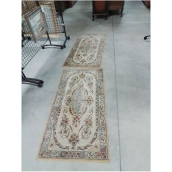 TAPIS BEIGE BLEU AUX FLEURS...