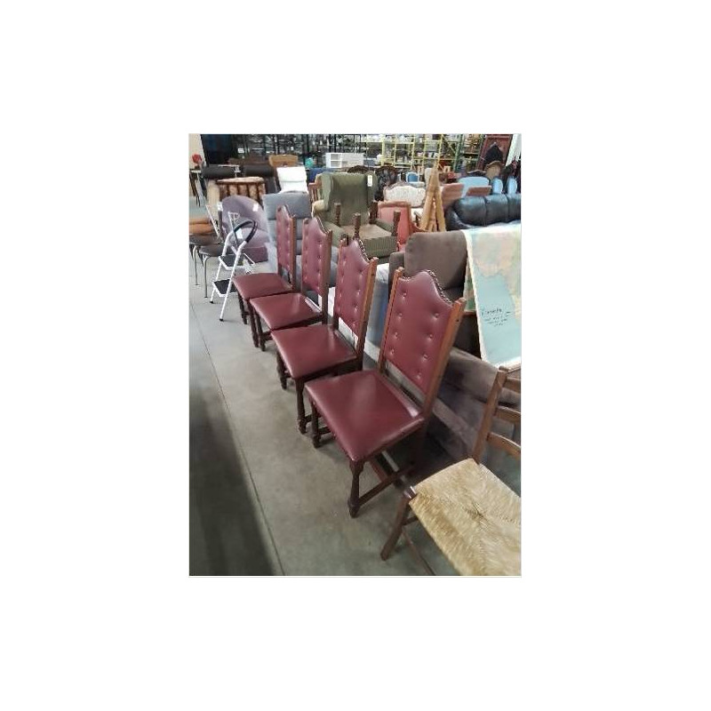 4 CHAISES A ENTRETOISE BOIS ASSISE ET DOSSIER CINTRÉ CAPITONNÉ SKAÏ GRENAT STYLE REGENCE 