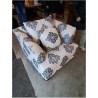 FAUTEUIL COTTAGE ANGLAIS ELLIOTT TISSU ECRU ET BLEU PIEDS TOUPIES  BOIS 