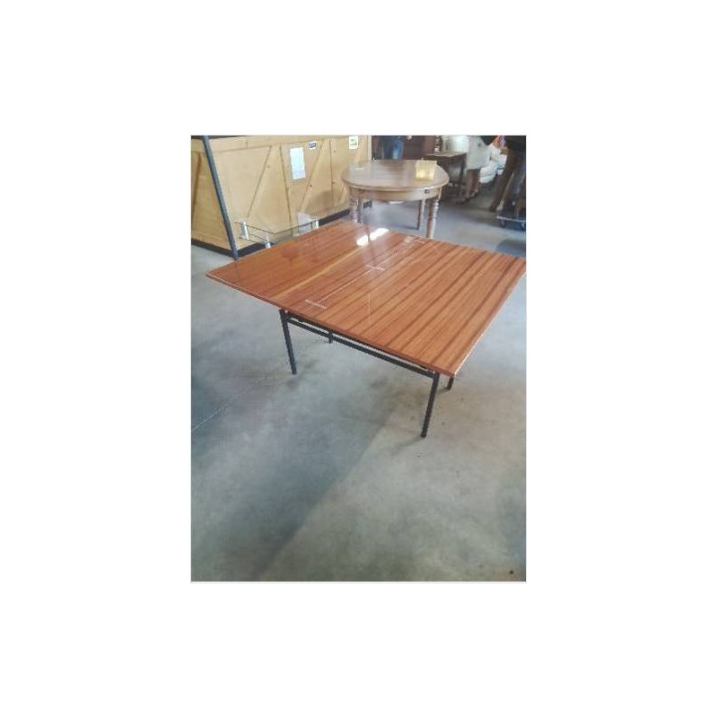 TABLE PORTE FEUILLE MONTE ET BAISSE PIÈTEMENT FER FORGÉ PLATEAU BOIS ANNÉES 60